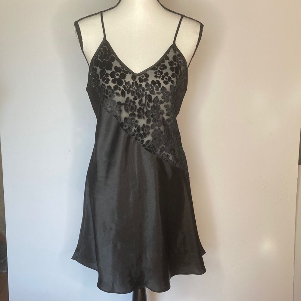 LA Intimates Nightie Chemise Silky Black Floral Burnout Bodice Nightie